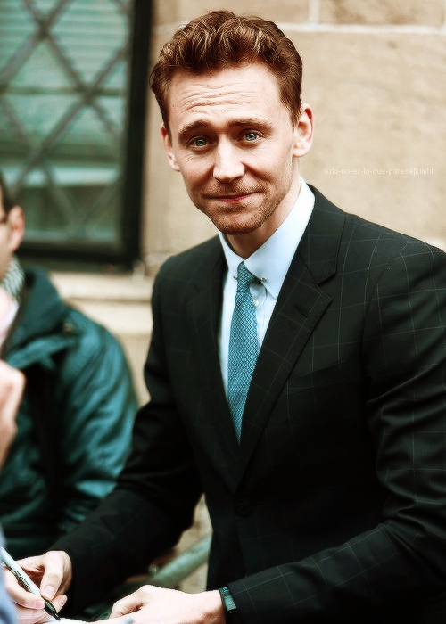 Tom Hiddleston Favorite Music Color Food Book Biography