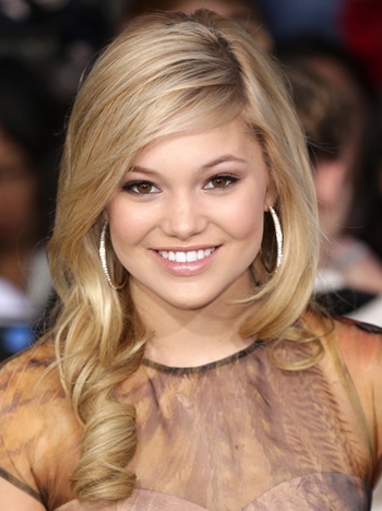 Olivia Holt Favorite Food Color Movie Book Music Hobbies Biography