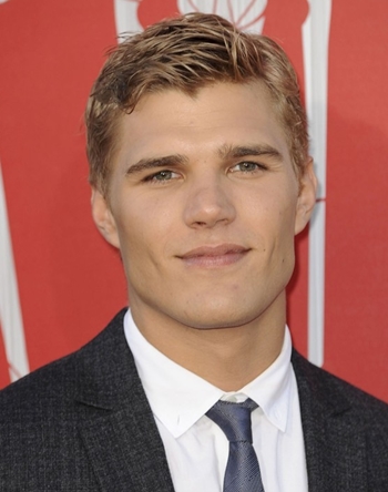 Chris Zylka Favorite Things Food Color Movie Hobbies Sports Biography