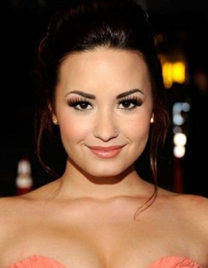 Demi Lovato Body Measurements Height Weight Shoe Bra Size Stats