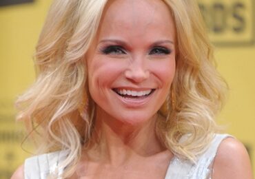 Kristin Chenoweth Body Measurements Bra Size Height Weight Net Worth