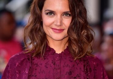 Katie Holmes Body Measurements Height Weight Shoe Bra Size Vital Statistics