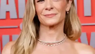 LeAnn Rimes in natural light