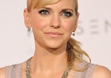 Anna Faris Body Measurements Bra Size Height Weight Shoe Vital Statistics