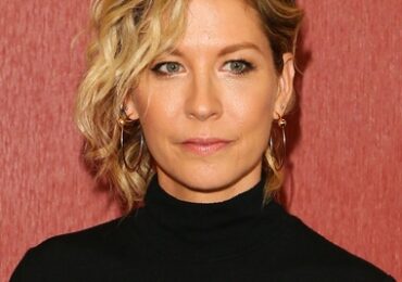 Jenna Elfman Body Measurements Bra Size Height Weight Shoe Vital Statistics