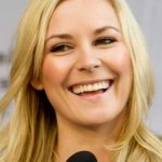 Renee Young Body Measurements Bra Size Height Weight Shoe Age Vital Statistics