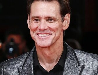 Jim Carrey Body Measurements Height Weight Shoe Size Vital Stats