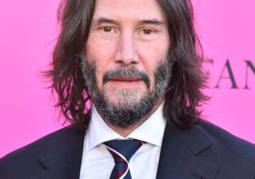 Body Measurements of Keanu Reeves with Height Weight Shoe Size Statistics
