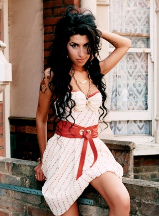 Amy Winehouse Body Measurements Height Weight