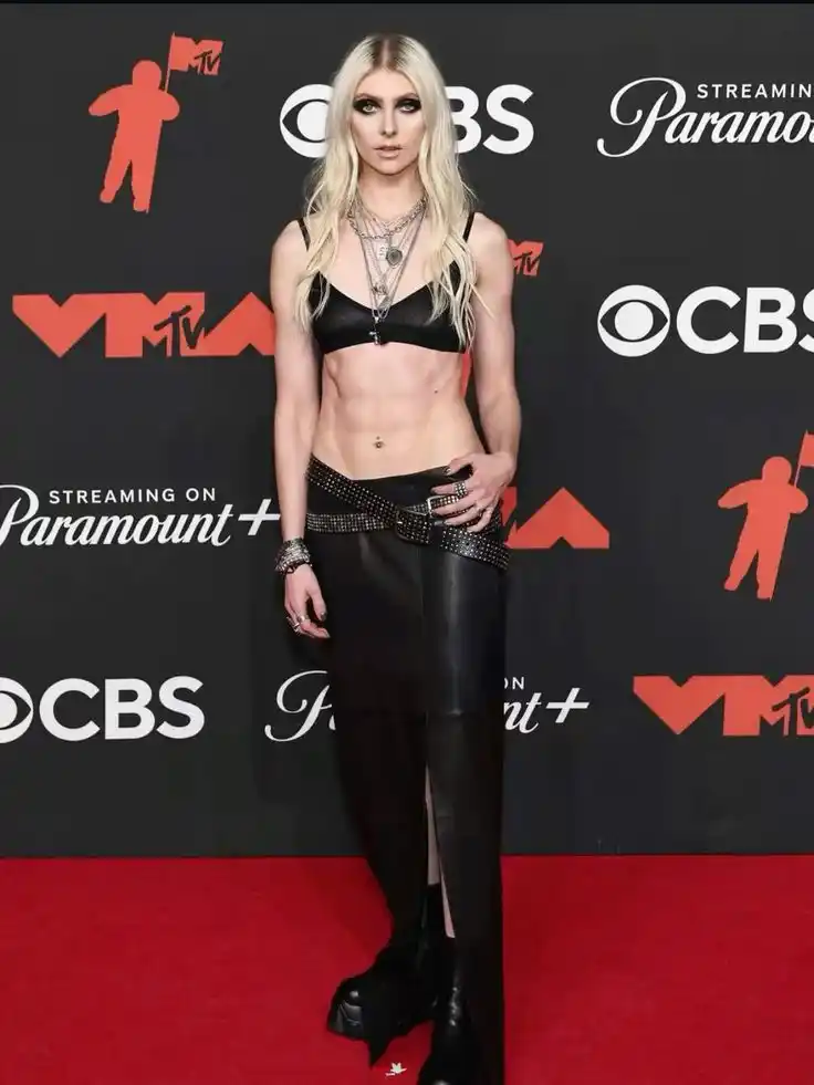 Taylor Momsen Toned Figure