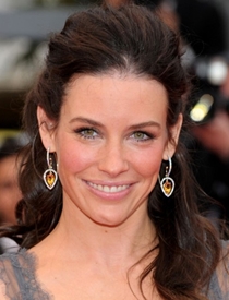 Evangeline Lilly Body Measurements Height Weight Bra Size Vital Stats Bio