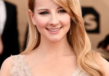 Melissa Rauch Body Measurements Weight Height Bra Size Vital Statistics