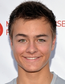 Peyton Meyer Body Measurements Height Weight Shoe Size Age Vital Stats Bio