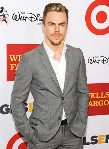 Derek Hough Body Measurements Height Weight Shoe Size Age Vital Stats