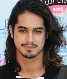 Avan Jogia Height Weight Body Measurements Shoe Size Stats Facts