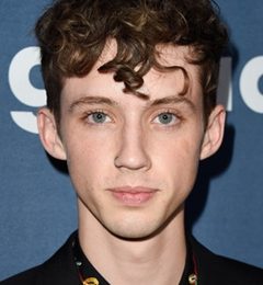 Troye Sivan Height Weight Body Measurements Shoe Size Ethnicity Facts
