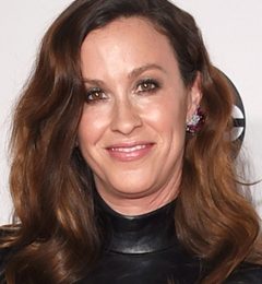 Alanis Morissette Height Weight Body Measurements Bra Shoe Size Age Facts