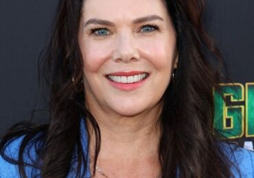 Lauren Graham Height Weight Body Measurements Bra Shoe Size Statistics