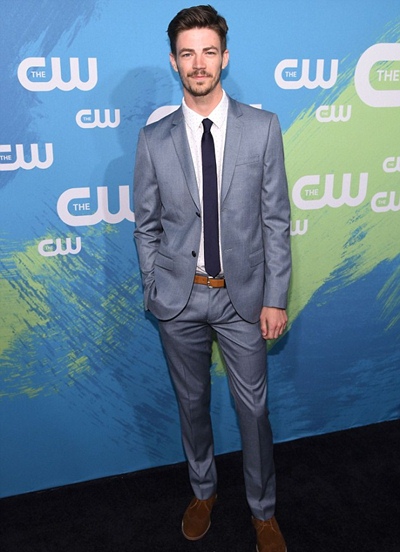  Taille de Grant Gustin Poids Forme du corps 