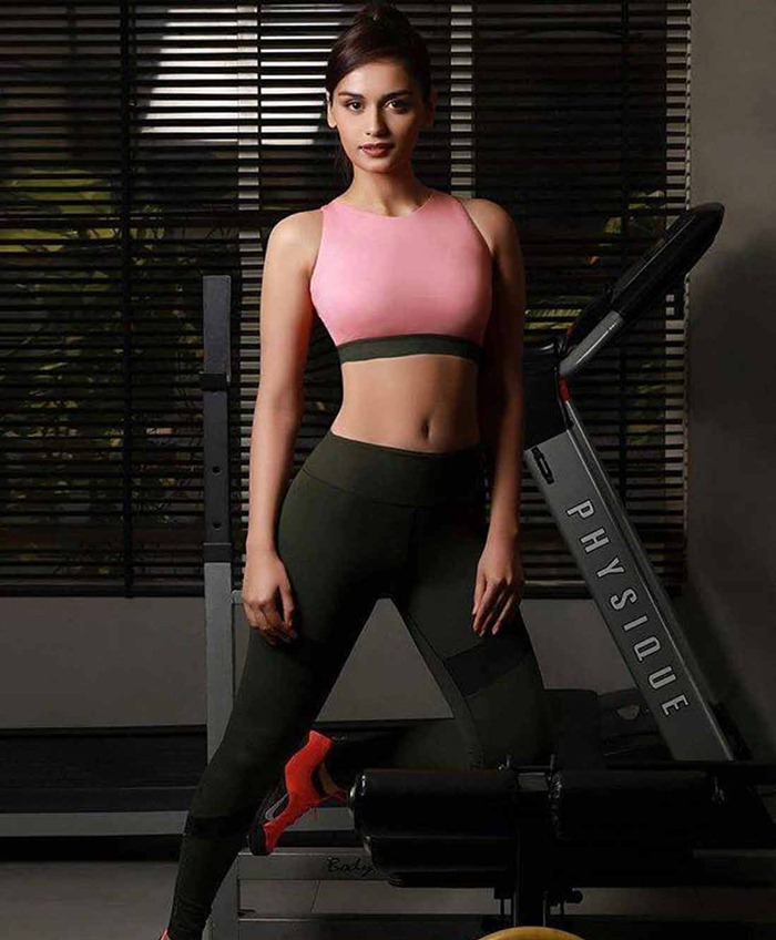 Manushi Chhillar Body Fitness Exercise