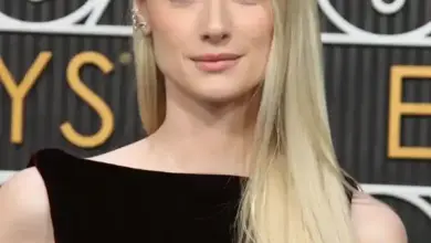 Elizabeth Debicki Face