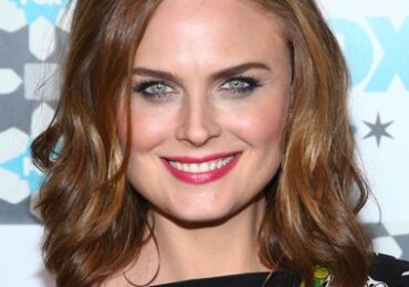 Emily Deschanel Height Weight Body Measurements Bra Size Shoe Statistics