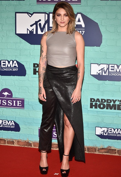 Julia Michaels Height Weight Facts