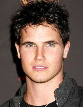 Robbie Amell