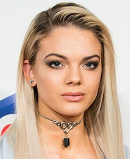 Singer Louisa Johnson