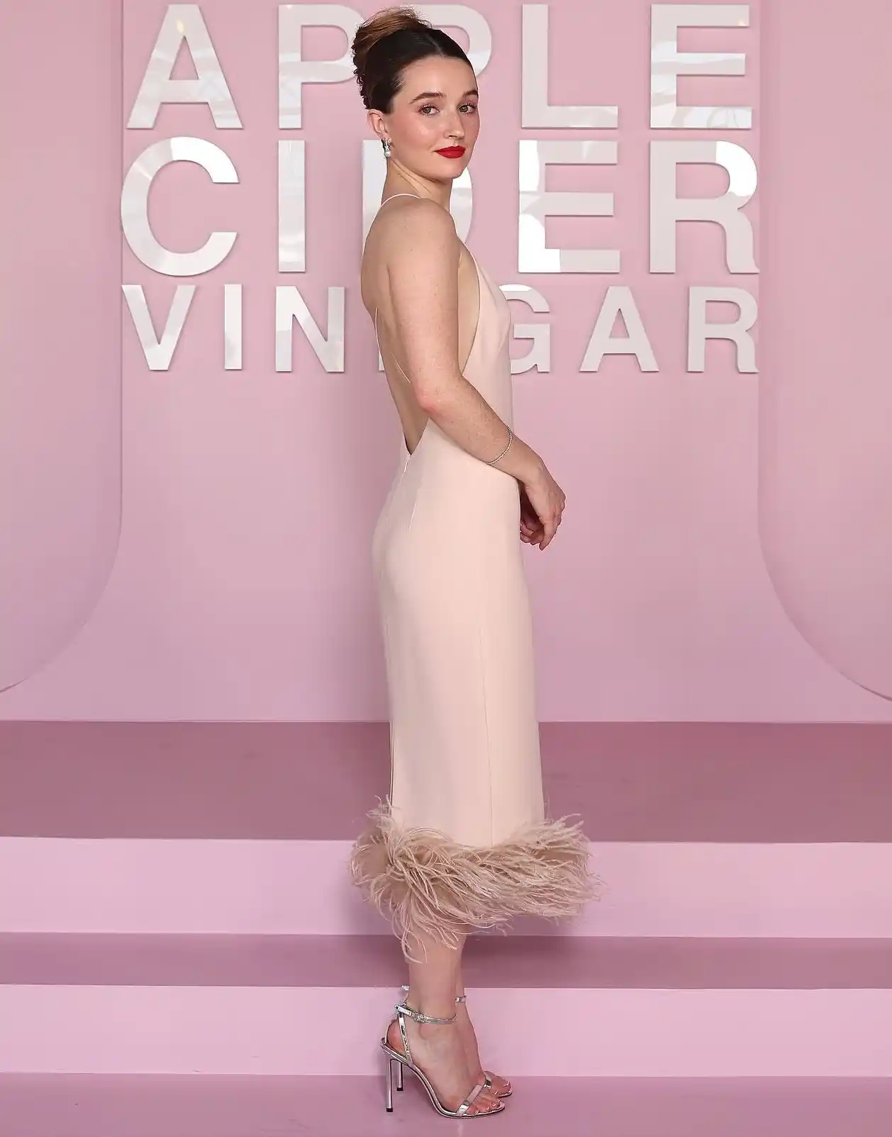 Gorgeous Kaitlyn Dever