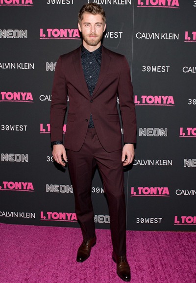 Luke Mitchell Body Measurements Facts