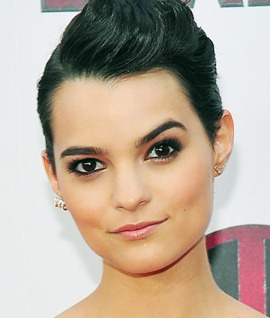 Brianna Hildebrand Body Measurements Height Weight Bra Size Age Facts