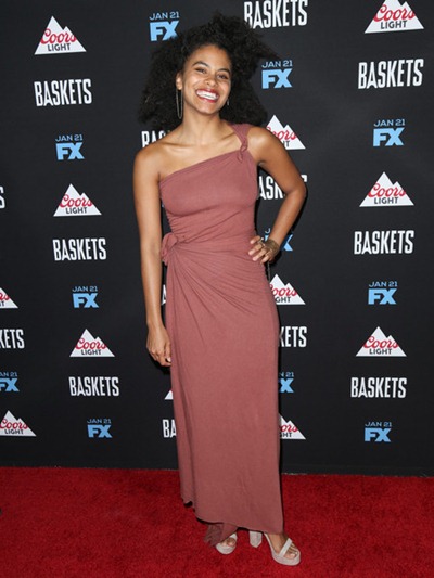 Zazie Beetz Height Weight Body Measurements Bra Size Age Stats Facts