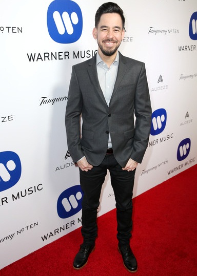 Mike Shinoda Height Weight Shoe Size