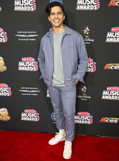 Alex Aiono Body Measurements Stats