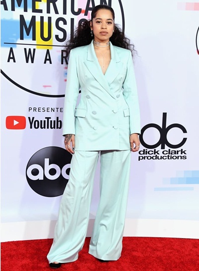 Ella Mai Height Weight Bra Size