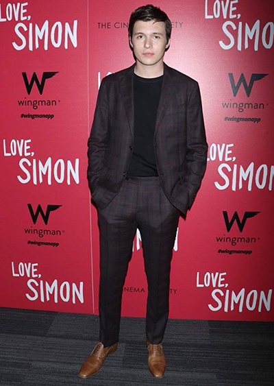 Nick Robinson Body Measurements Shoe Size