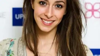 Oona Chaplin Face