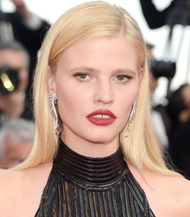 Model Lara Stone