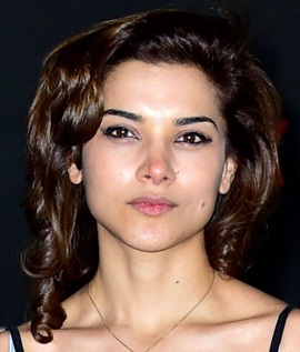 Actress Amber Rose Revah