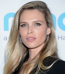 Actress Sara Foster