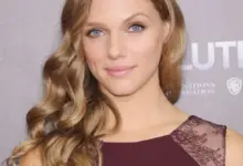 Actress Tracy Spiridakos at a event