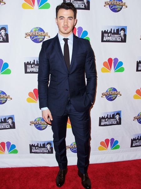 Kevin Jonas Height Weight Shoe Size