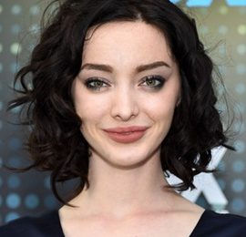 Emma Dumont Height Weight Bra Size Body Measurements Facts Family