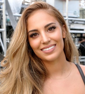 Singer Alina Baraz