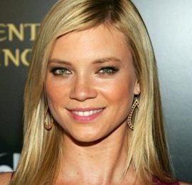 Amy Smart Height Weight Bra Size Body Measurements Age Facts Family