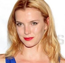 Betty Gilpin Height Weight Bra Size Body Measurements Age Stats Facts