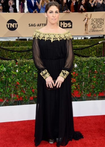 Mayim Bialik Body Measurements Height Weight Bra Size Vital Stats Facts