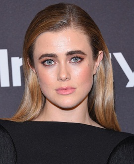 Actress Melissa Roxburgh