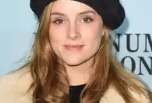 Sophie Rundle face photo